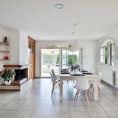 Villa Garriguella Exteriér fotografie